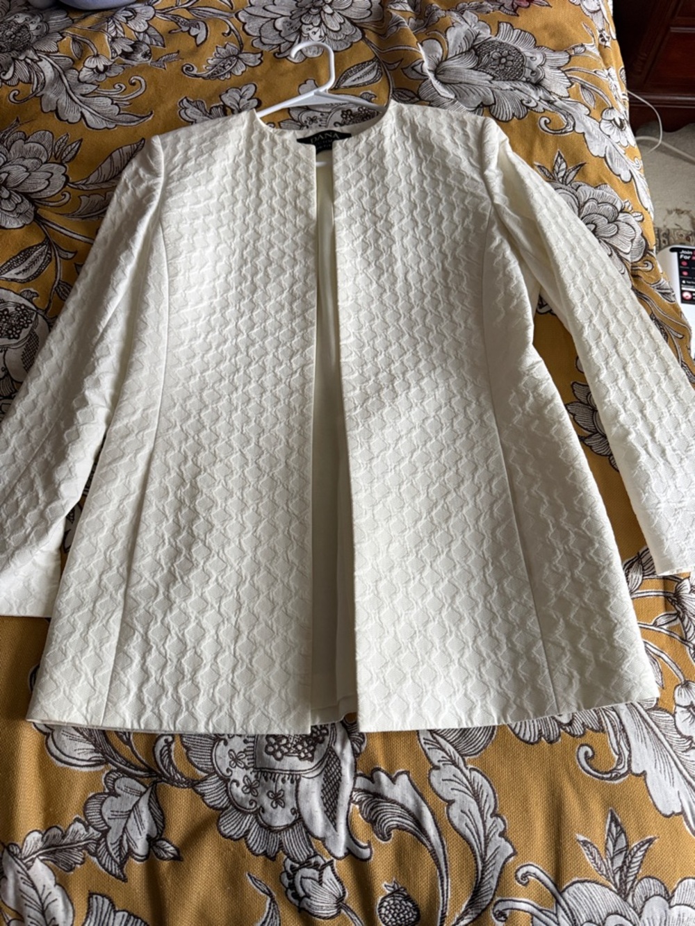 Dana Buchman Cream Textured Open-Front Jacket